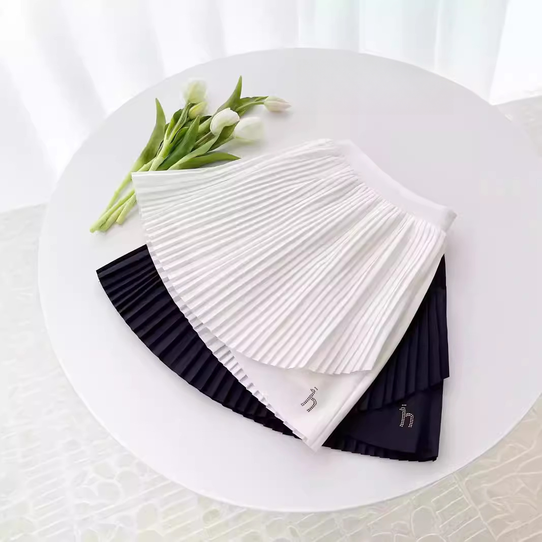 Kids GIrls Pleated Skirt Pants - Badminton Europe のレビューと価格
