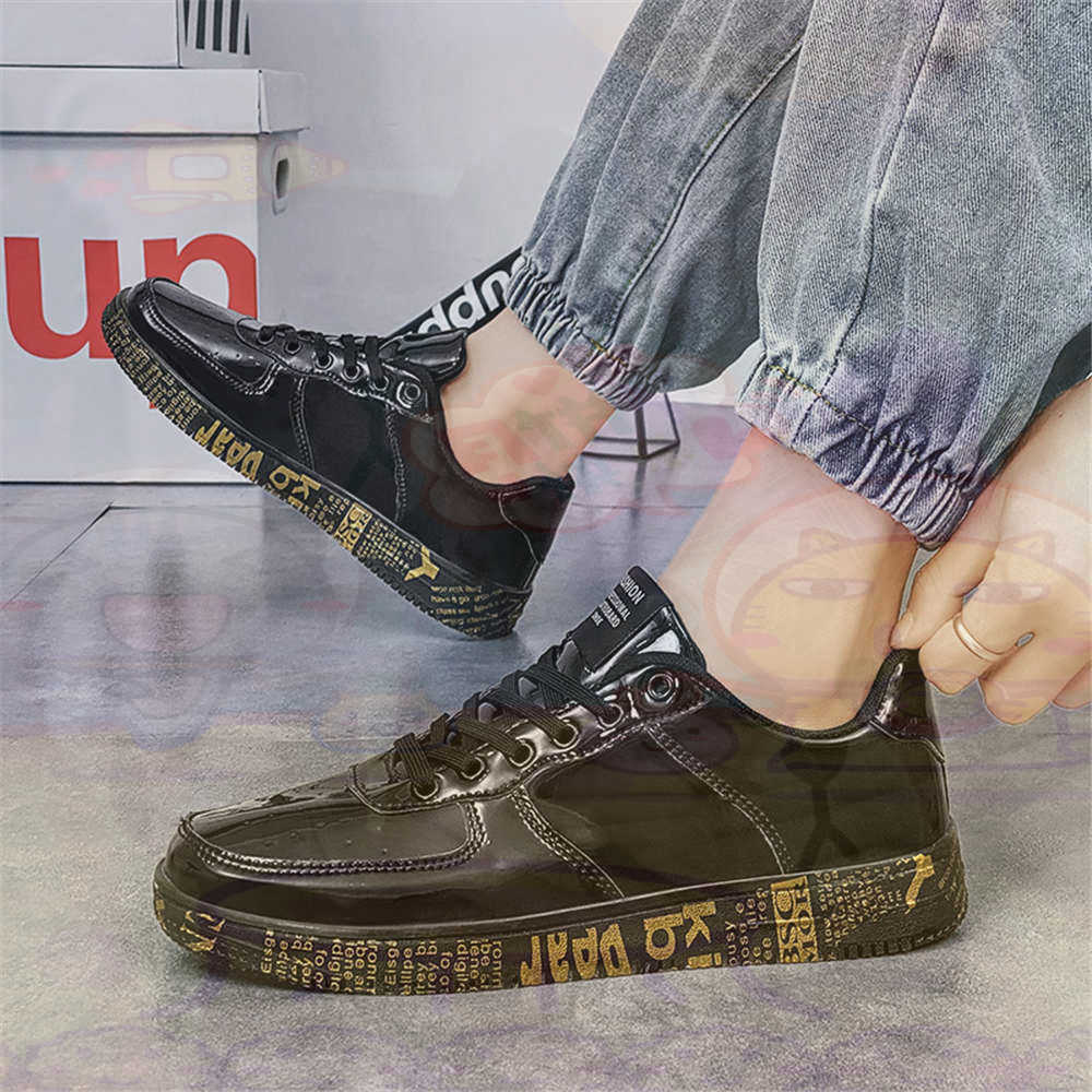 Round Foot Size 45 Sneakers Wh - Badminton News のレビューと価格