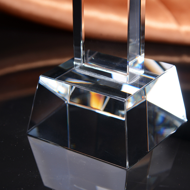 Customized Crystal Trophy Badm - Badminton Europe のレビューと価格